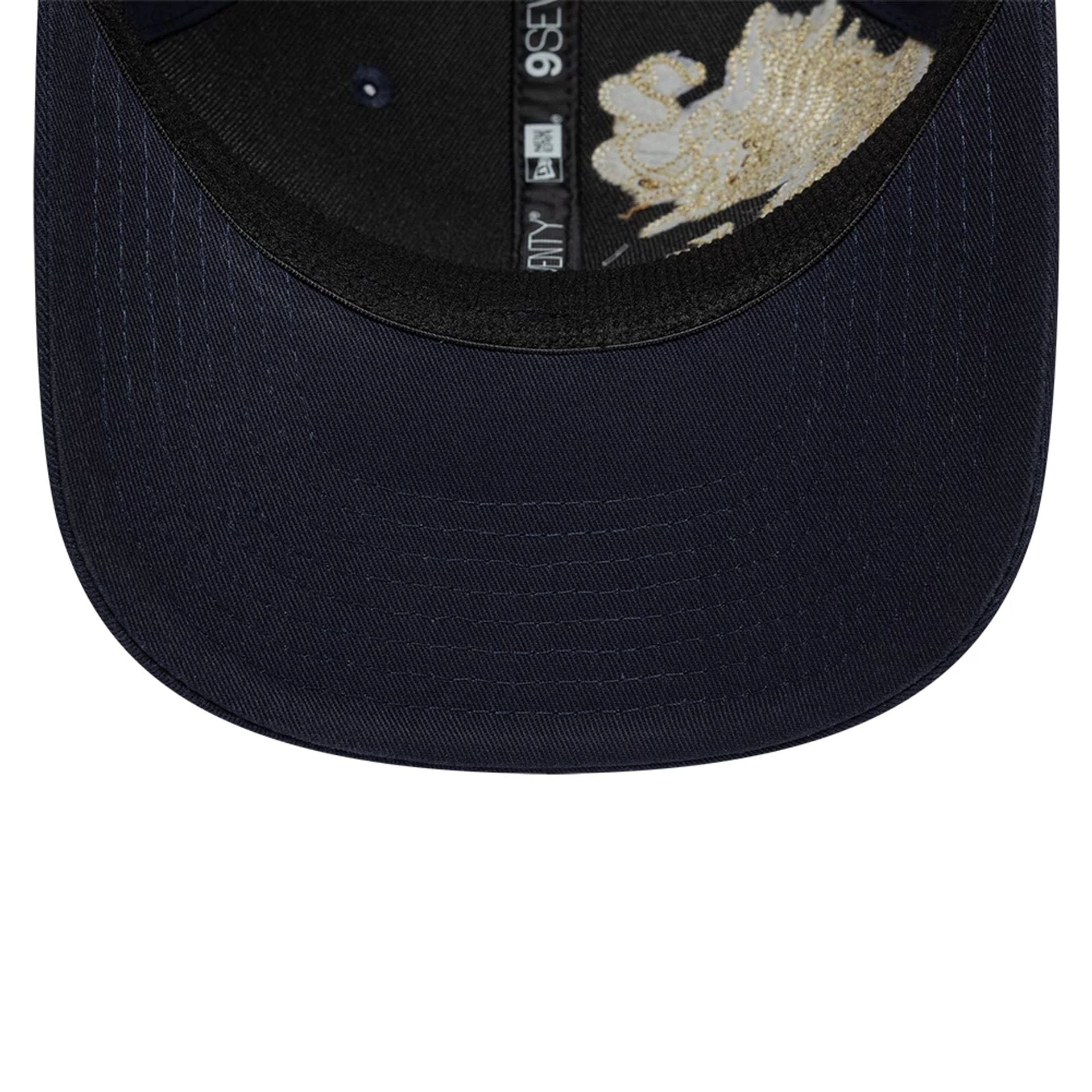 Pictured is this China Race Special Red Bull Racing 9SEVENTY Stretch Snap cap in Navy. 5