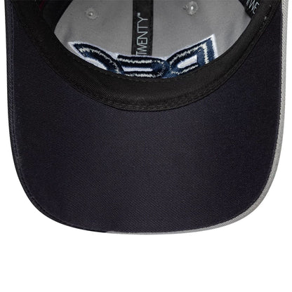 Pictured is this Retro Paris Saint Germain 9TWENTY cap in navy. 7