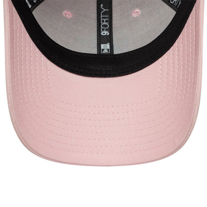 Pictured is this Womens Aston Villa FC 9FORTY cap in pastel pink. 5