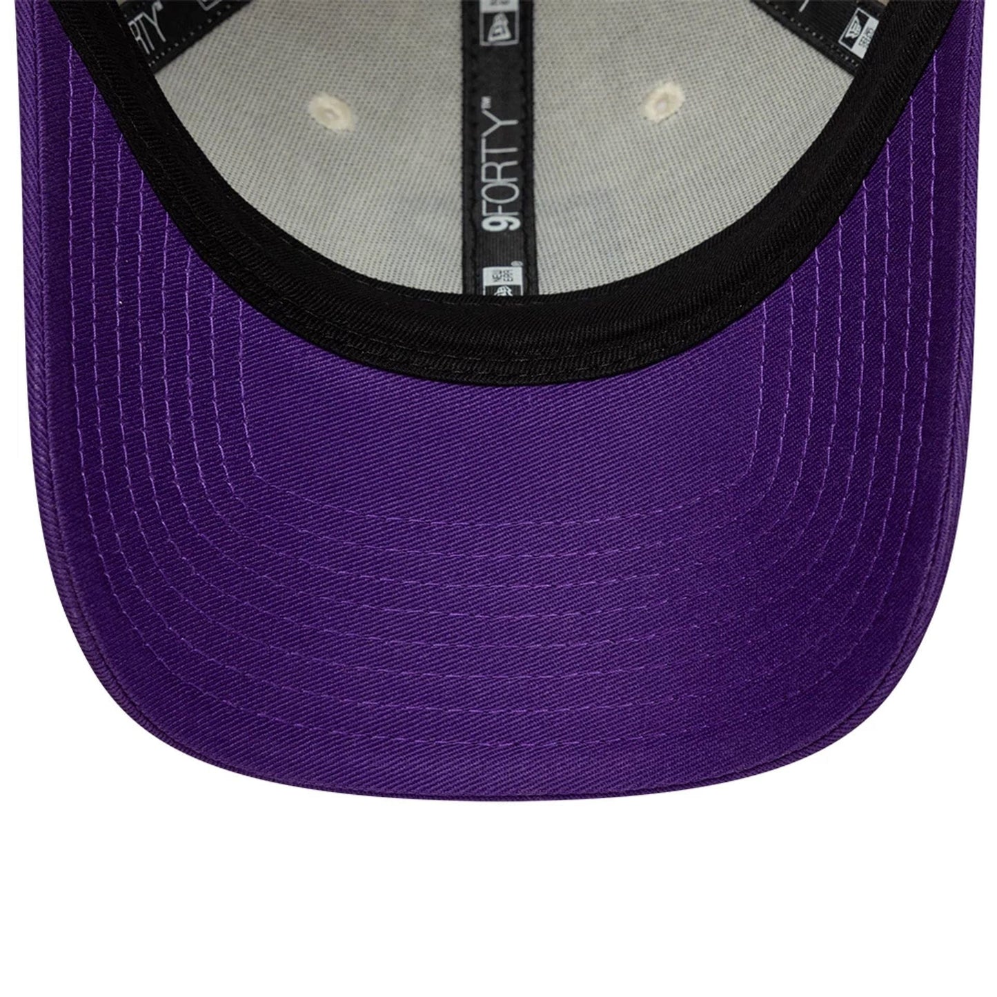 Pictured is this 3rd Kit Aston Villa FC 9FORTY cap in dark purple. 5