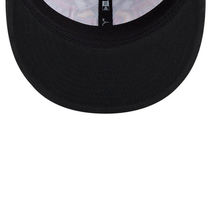 Pictured is this NHL Team Stripes Chicago Blackhawks Retro Crown 9FIFTY cap in red. 7