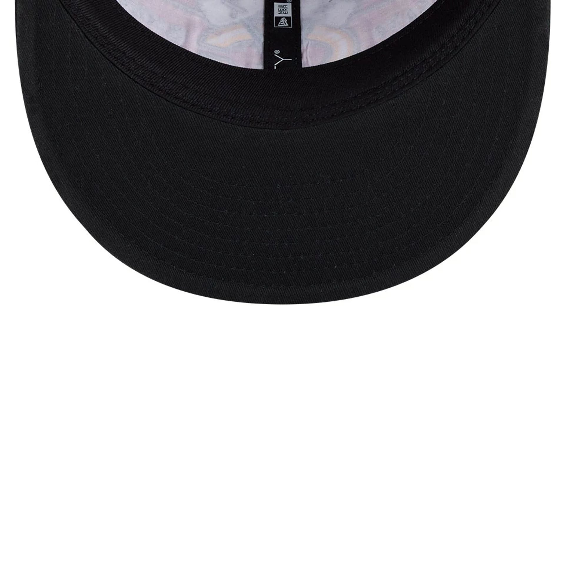 Pictured is this NHL Team Stripes Chicago Blackhawks Retro Crown 9FIFTY cap in red. 7
