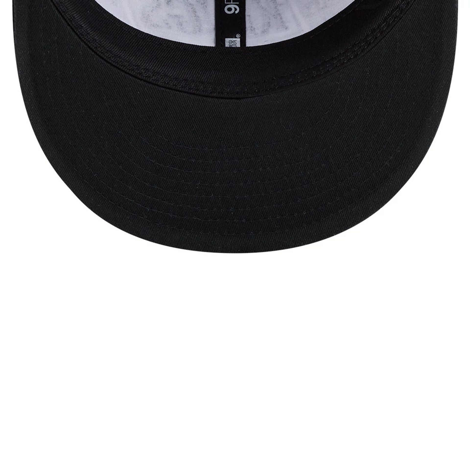 Pictured is this NHL Team Stripes LA Kings Retro Crown 9FIFTY cap in black. 7