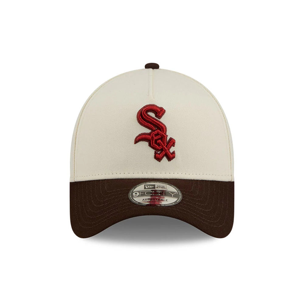 Chicago White Sox MLB City Script Cream New Era 9FORTY A-Frame Adjustable Cap, front view showing the red embroidered Sox logo on the cream crown, with a brown curved visor and a 9FORTY size sticker on the visor.
