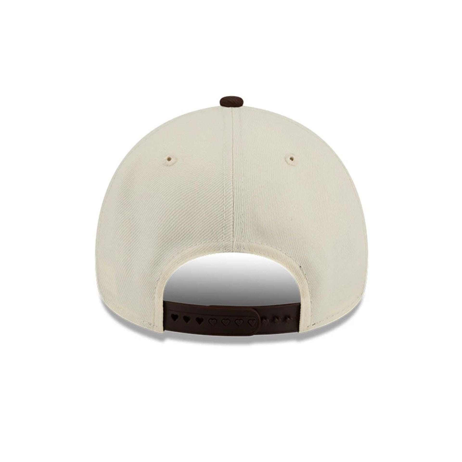 Pictured is this MLB City Script New York Yankees 9FORTY A-Frame cap in Cream. 7