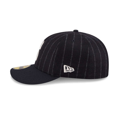 Pictured is this MLB X Moon Seattle Mariners 59FIFTY Fitted cap in Navy. 6