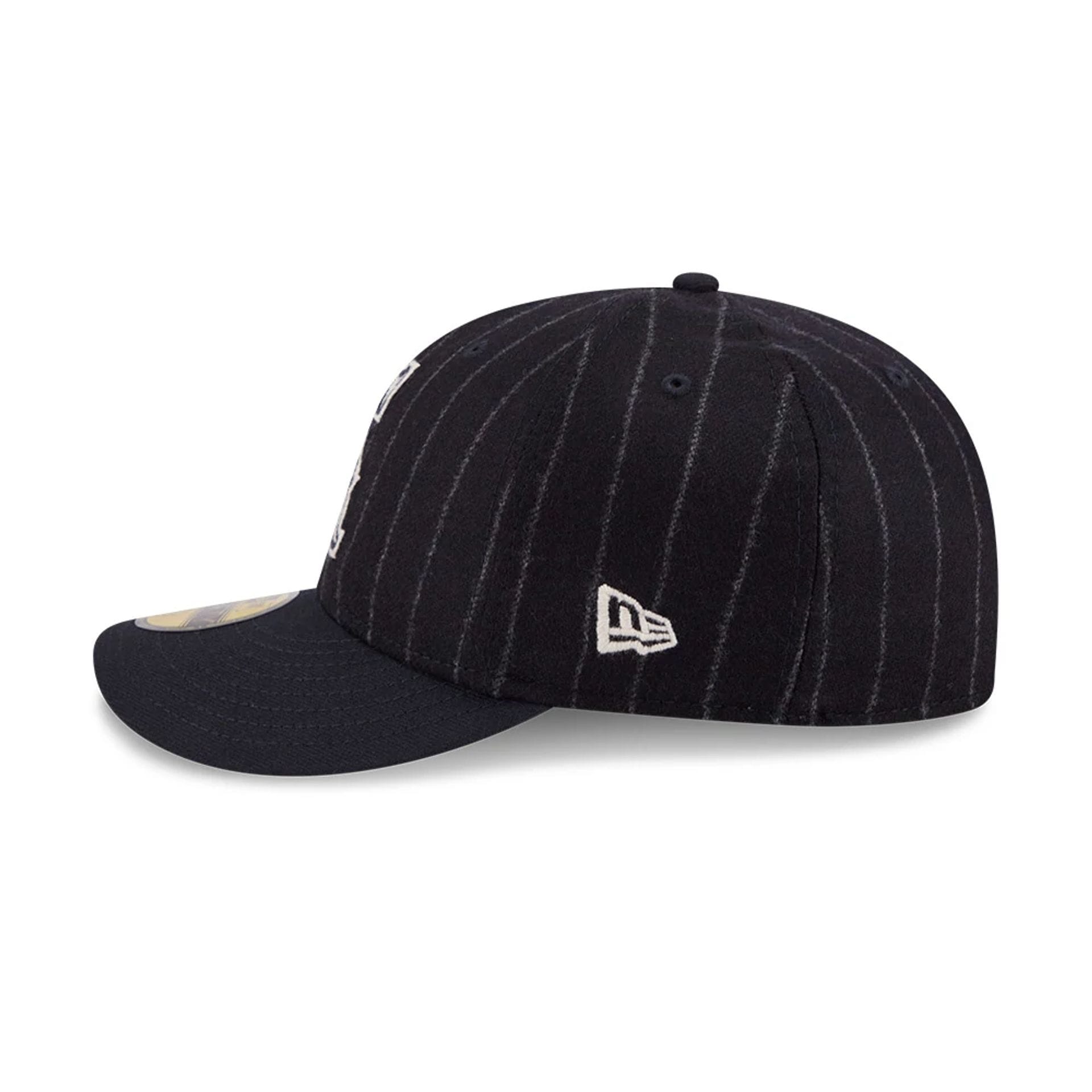 Pictured is this MLB X Moon LA Angels 59FIFTY Fitted cap in Navy. 6