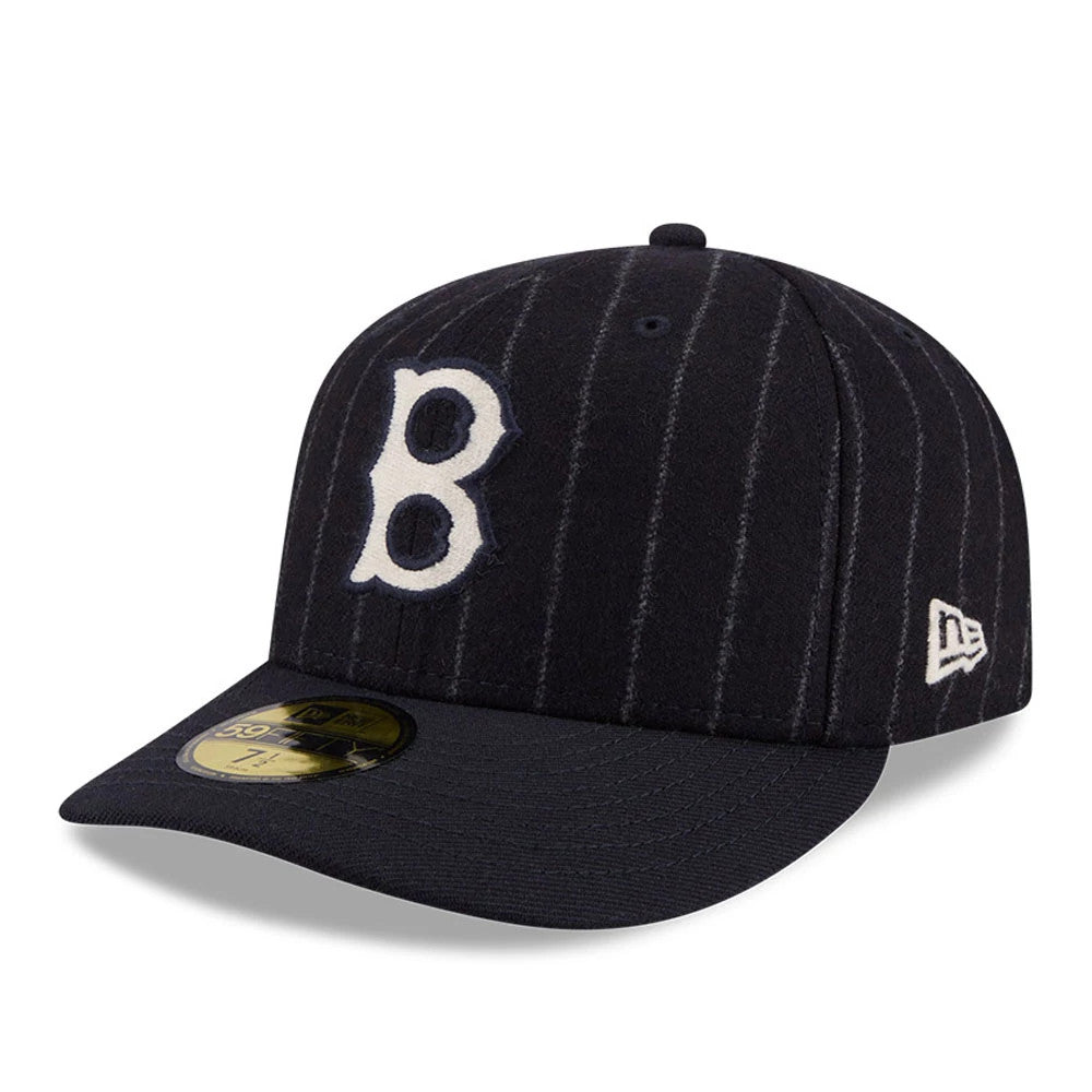 Pictured is this MLB X Moon Boston Red Sox 59FIFTY Fitted cap in Navy. 4