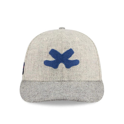 Pictured is this MLB X Moon Chicago White Sox 59FIFTY Fitted cap in light beige. 3