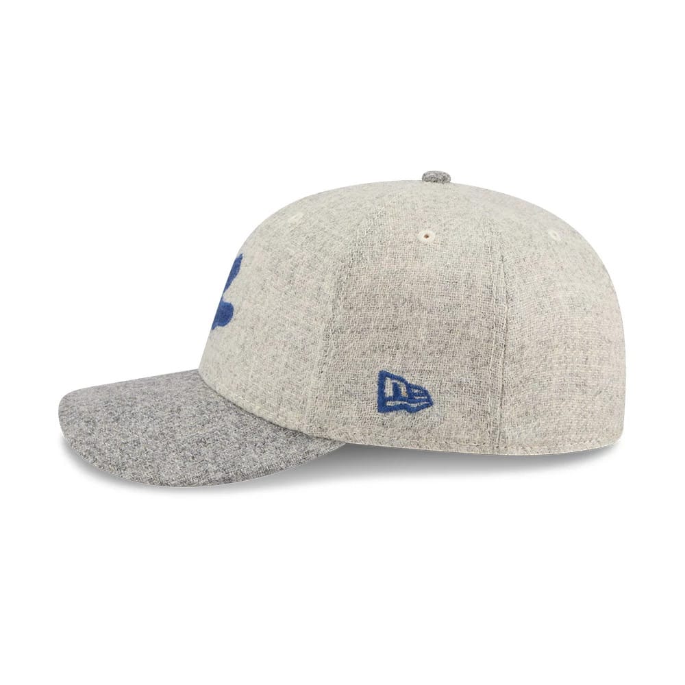 Pictured is this MLB X Moon Chicago White Sox 59FIFTY Fitted cap in light beige. 6