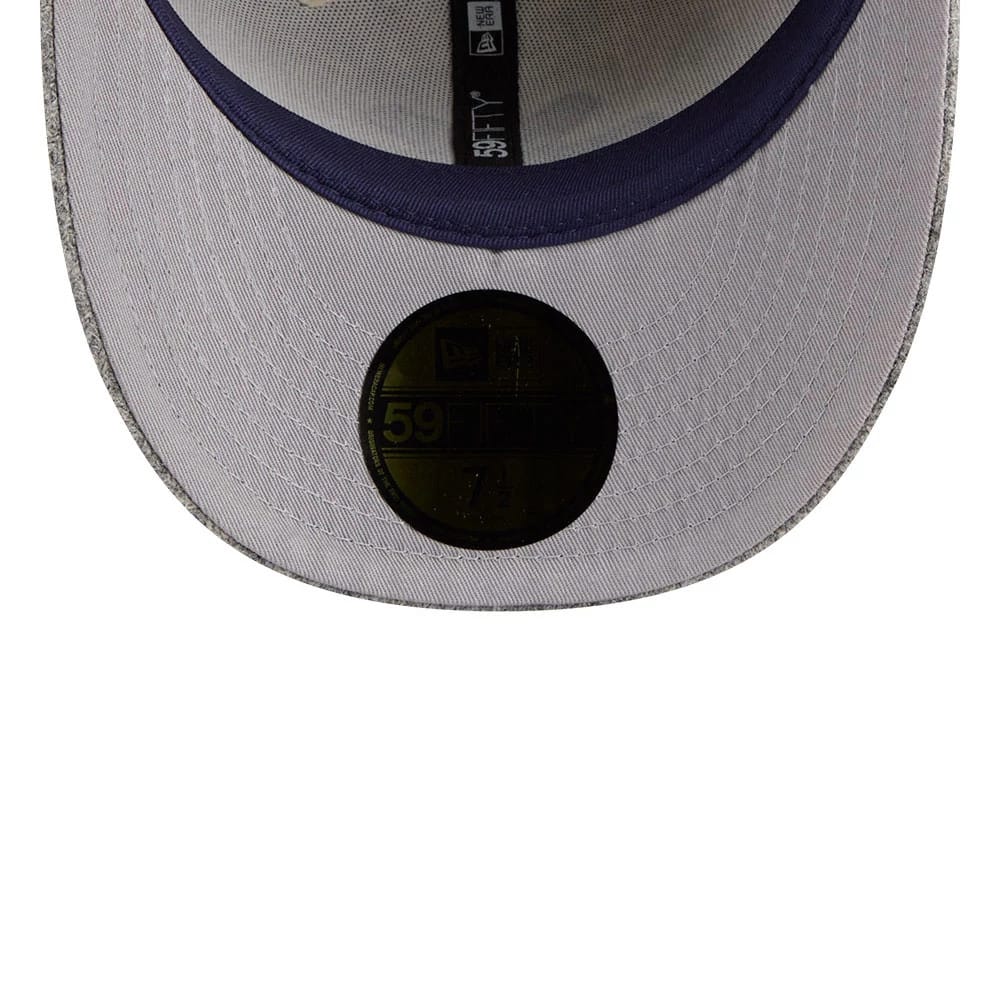 Pictured is this MLB X Moon Chicago White Sox 59FIFTY Fitted cap in light beige. 2
