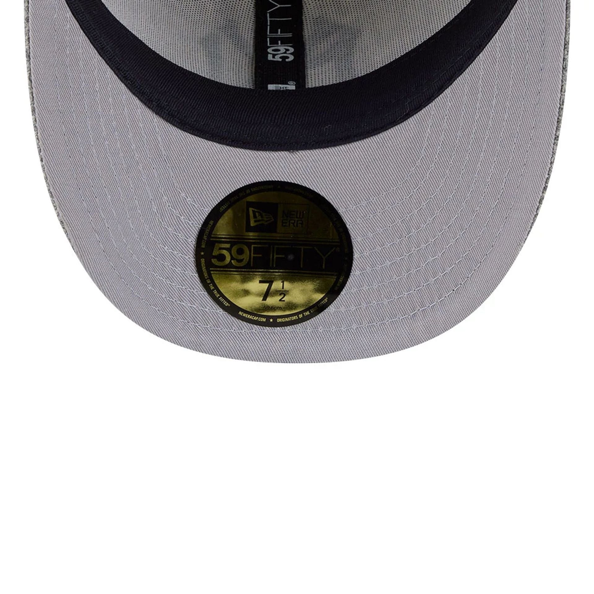 Pictured is this MLB X Moon New York Yankees 59FIFTY Fitted cap in light beige. 2