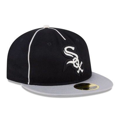 Pictured is this MLB Felt Logo Chicago White Sox Retro Crown 59FIFTY Fitted cap in black. 4