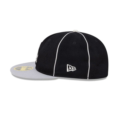 Pictured is this MLB Felt Logo Chicago White Sox Retro Crown 59FIFTY Fitted cap in black. 6