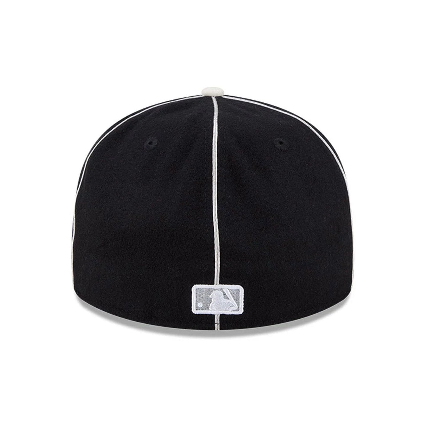 Pictured is this MLB Felt Logo Chicago White Sox Retro Crown 59FIFTY Fitted cap in black. 5