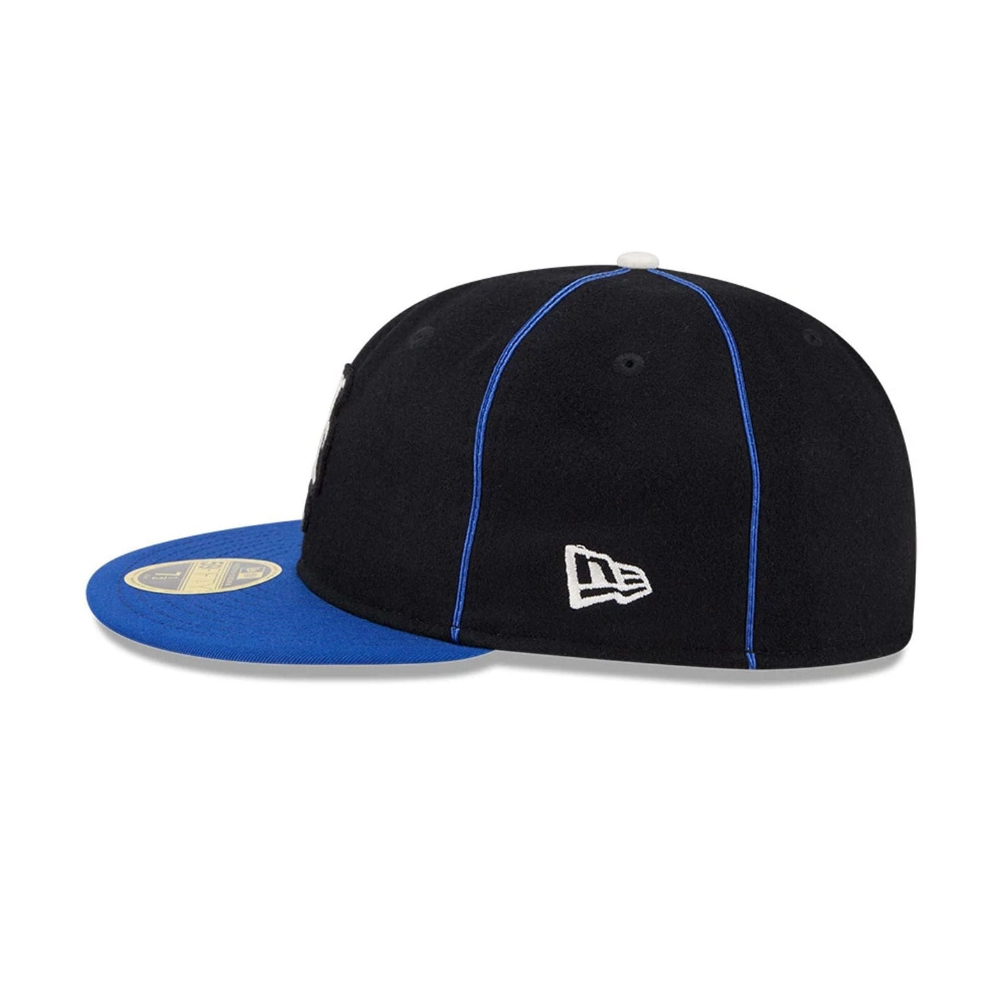 Pictured is this MLB Felt Logo New York Mets Retro Crown 59FIFTY Fitted cap in blue. 5