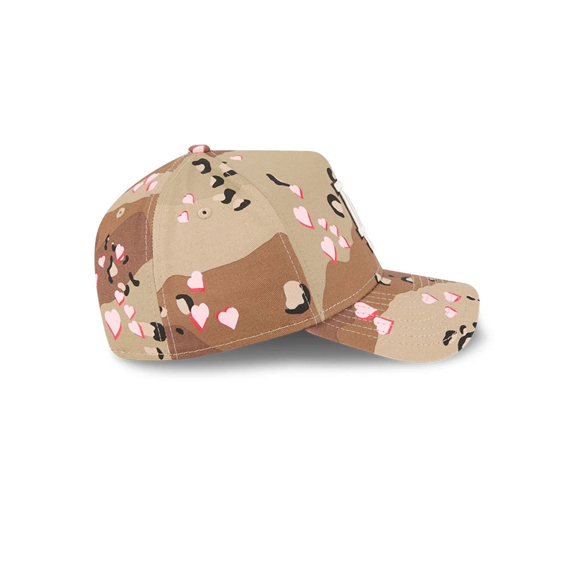 Pictured is this MLB Camo Hearts LA Dodgers 9FORTY A-Frame cap in Desert Camo. 7
