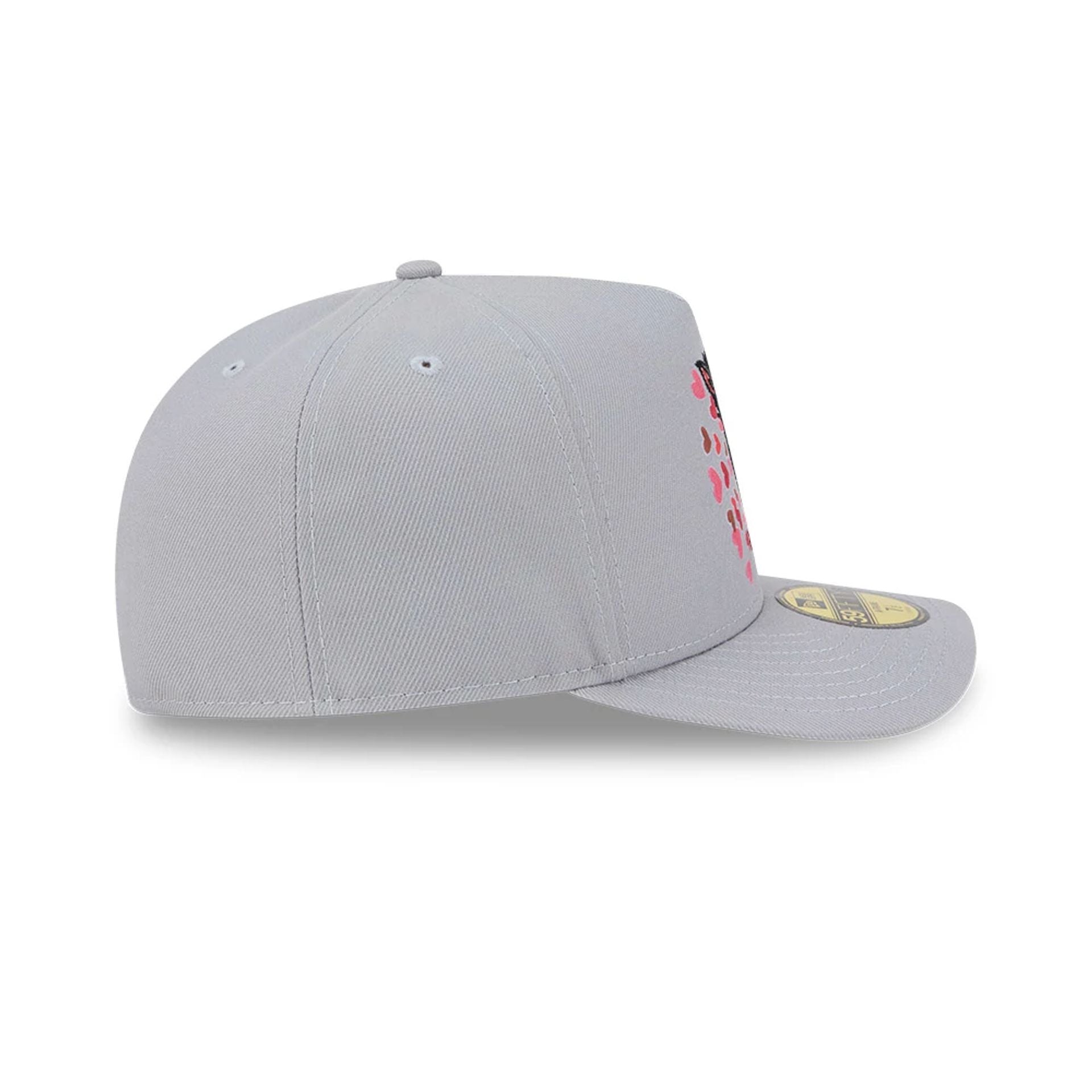Pictured is this Tom & Jerry Love Struck 59FIFTY A-Frame Fitted cap in grey. 7