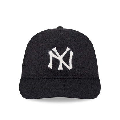 Pictured is this MLB X Moon New York Yankees Retro Crown 9FIFTY cap in navy. 3