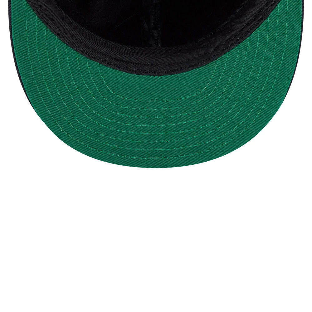 Pictured is this MLB Felt Logo New York Yankees Retro Crown 59FIFTY Fitted cap in navy. 2
