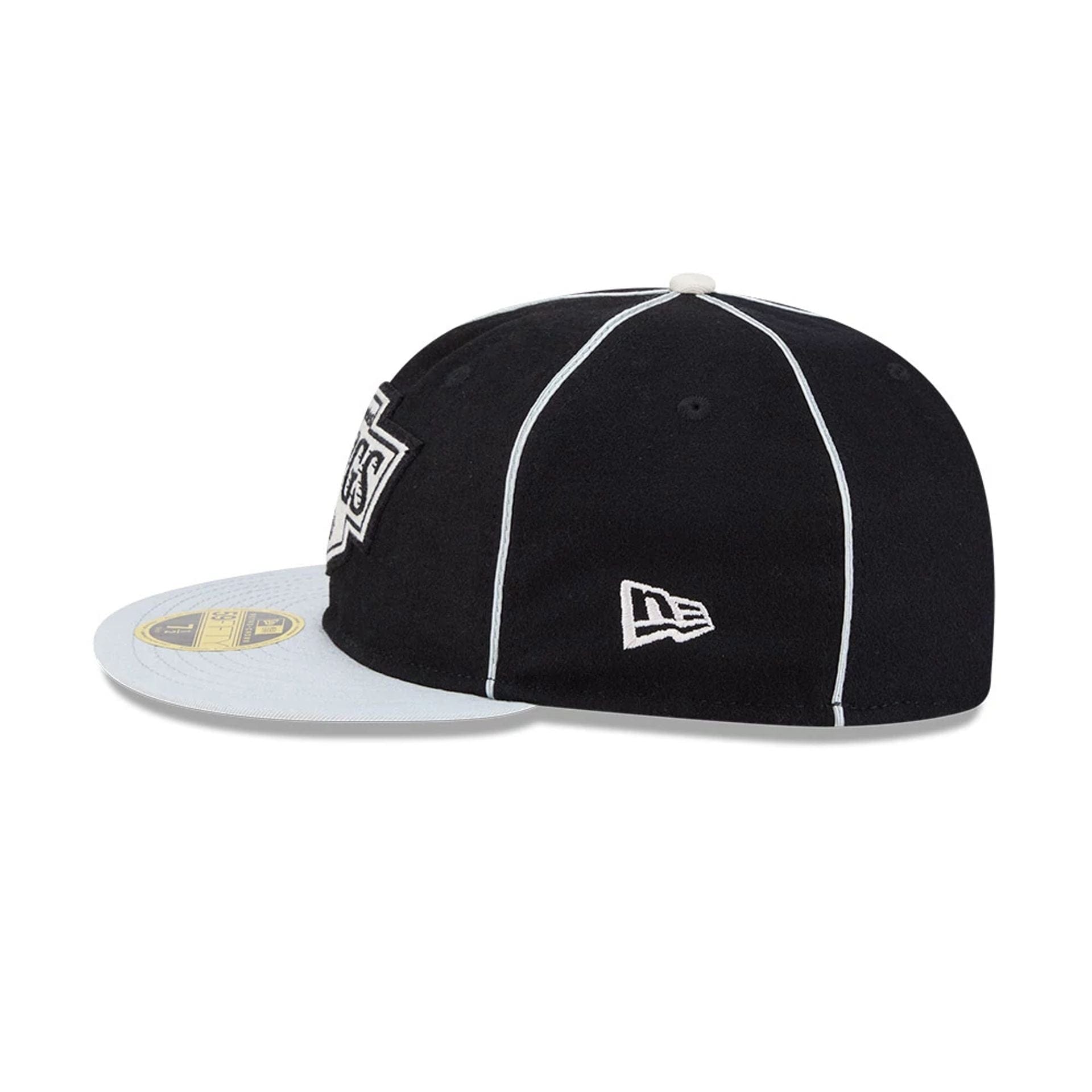 Pictured is this NHL Felt Logo LA Kings Retro Crown 59FIFTY Fitted cap in black. 5