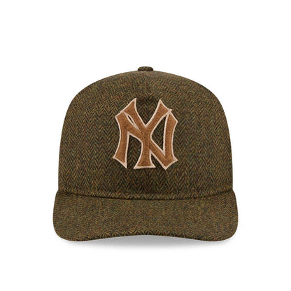 Pictured is this MLB X Moon New York Yankees 19TWENTY cap in green. 2
