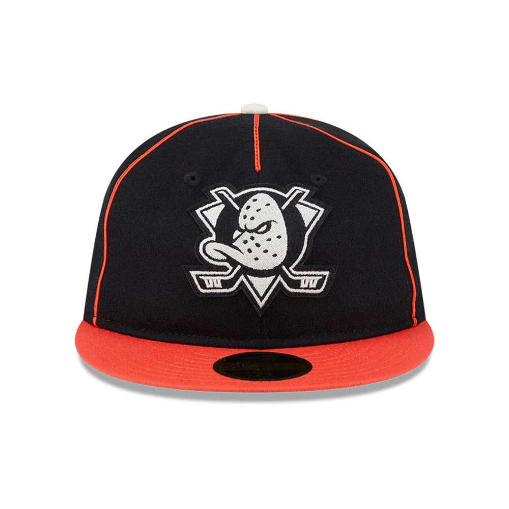 Pictured is this NHL Felt Logo Anaheim Ducks Retro Crown 59FIFTY Fitted cap in black. 3