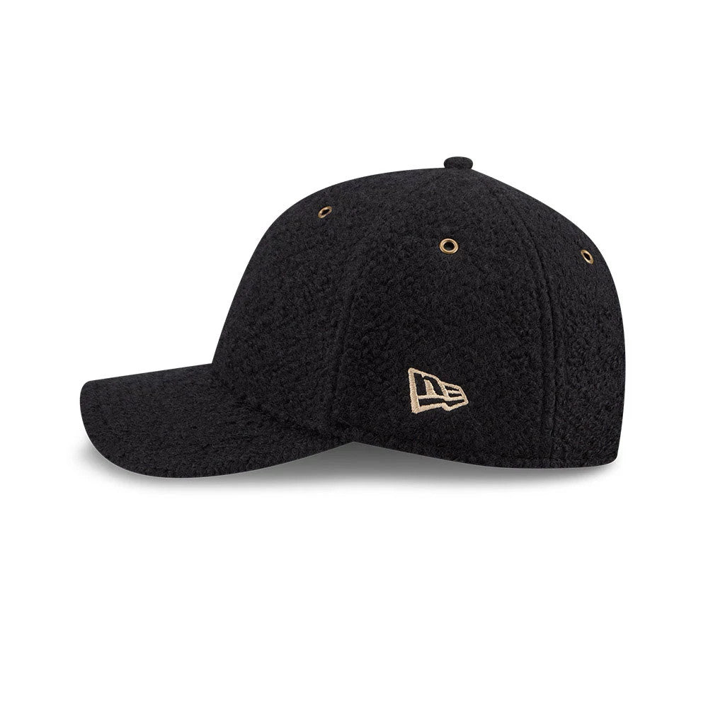 Pictured is this New Era Brushed Fleece 9FORTY M-Crown cap in black. 5