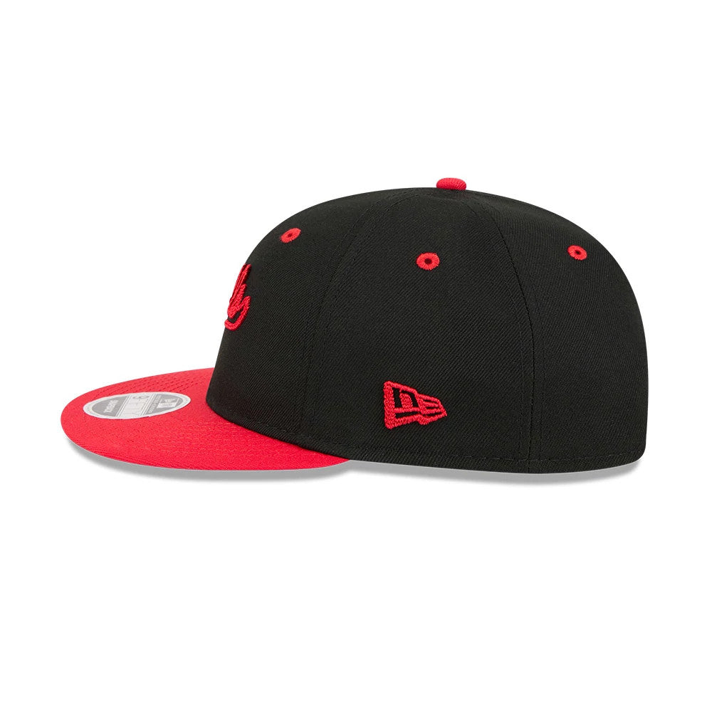 Pictured is this NBA Chainstitch Script Chicago Bulls Retro Crown 9FIFTY cap in black. 6