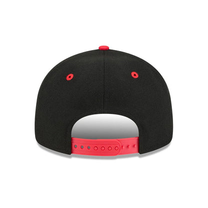 Pictured is this NBA Chainstitch Script Chicago Bulls Retro Crown 9FIFTY cap in black. 7