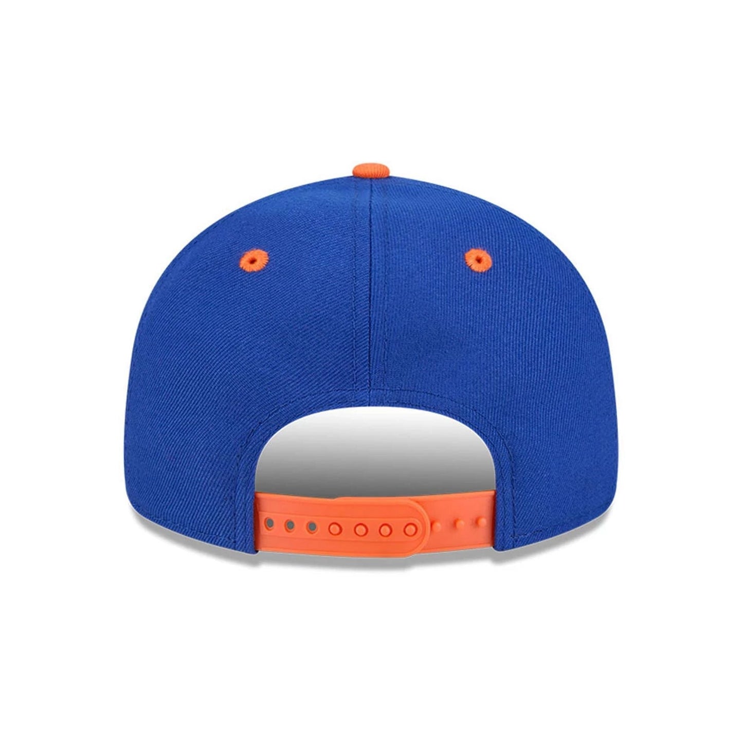 Pictured is this NBA Chainstitch Script New York Knicks Retro Crown 9FIFTY cap in blue. 7