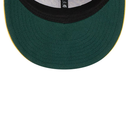 Pictured is this NBA Chainstitch Script LA Lakers Retro Crown 9FIFTY cap in purple. 2