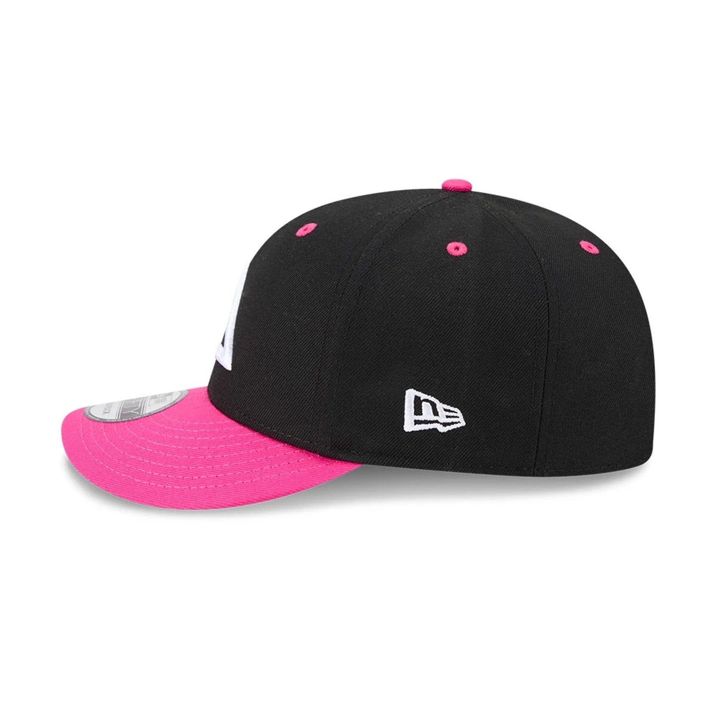 Pictured is this Netflix Squid Game Armed Guard 9FIFTY Snapback cap in black. 5