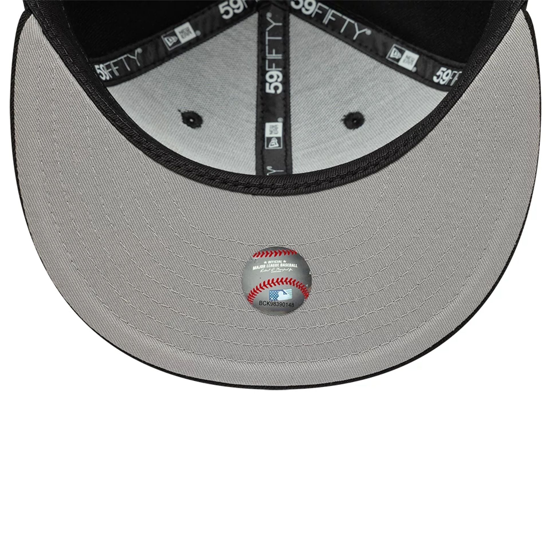 Pictured is this MLB Faux Pearl LA Dodgers 59FIFTY Fitted cap in black. 2