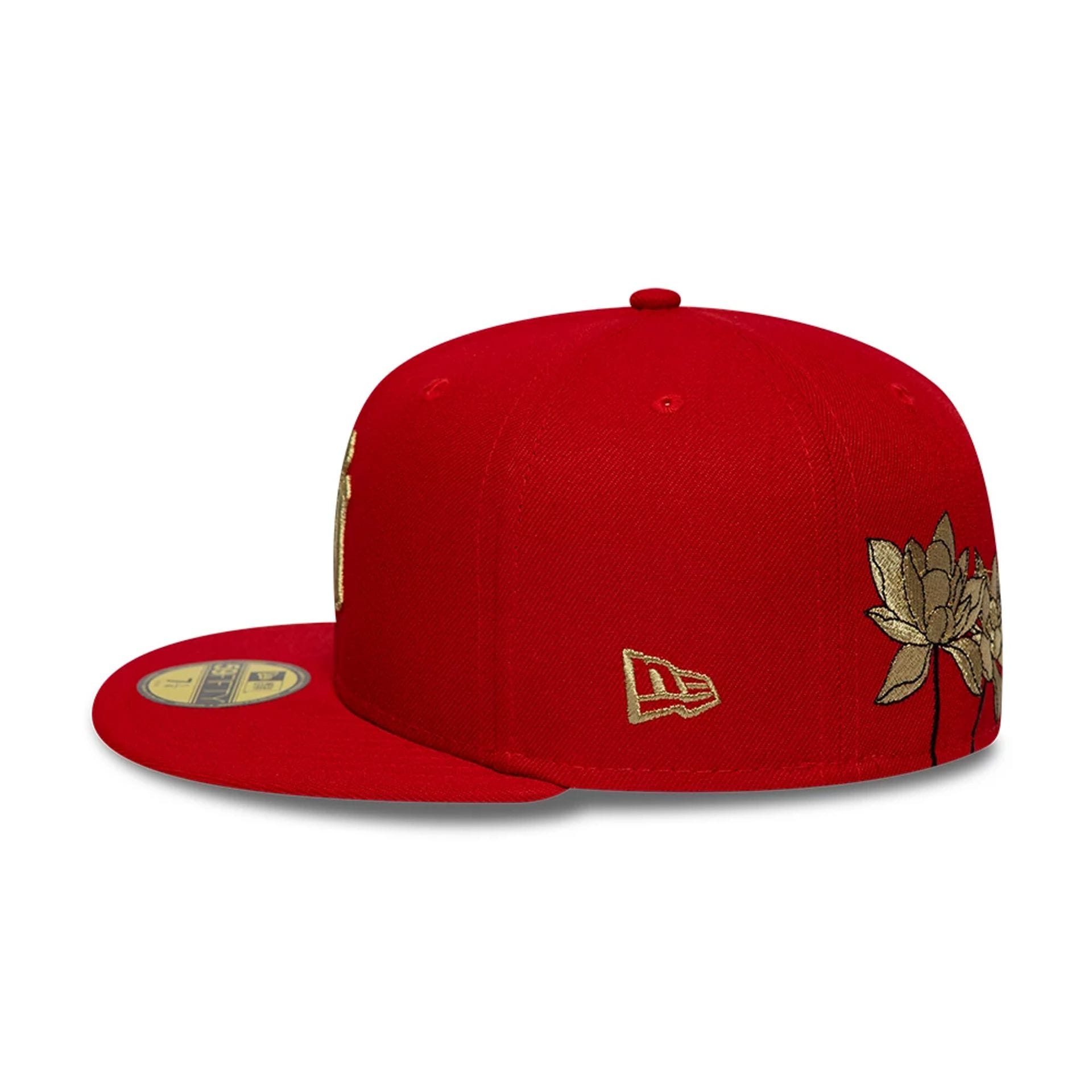 Pictured is this MLB Horseshoe New York Yankees 59FIFTY Fitted cap in red. 6