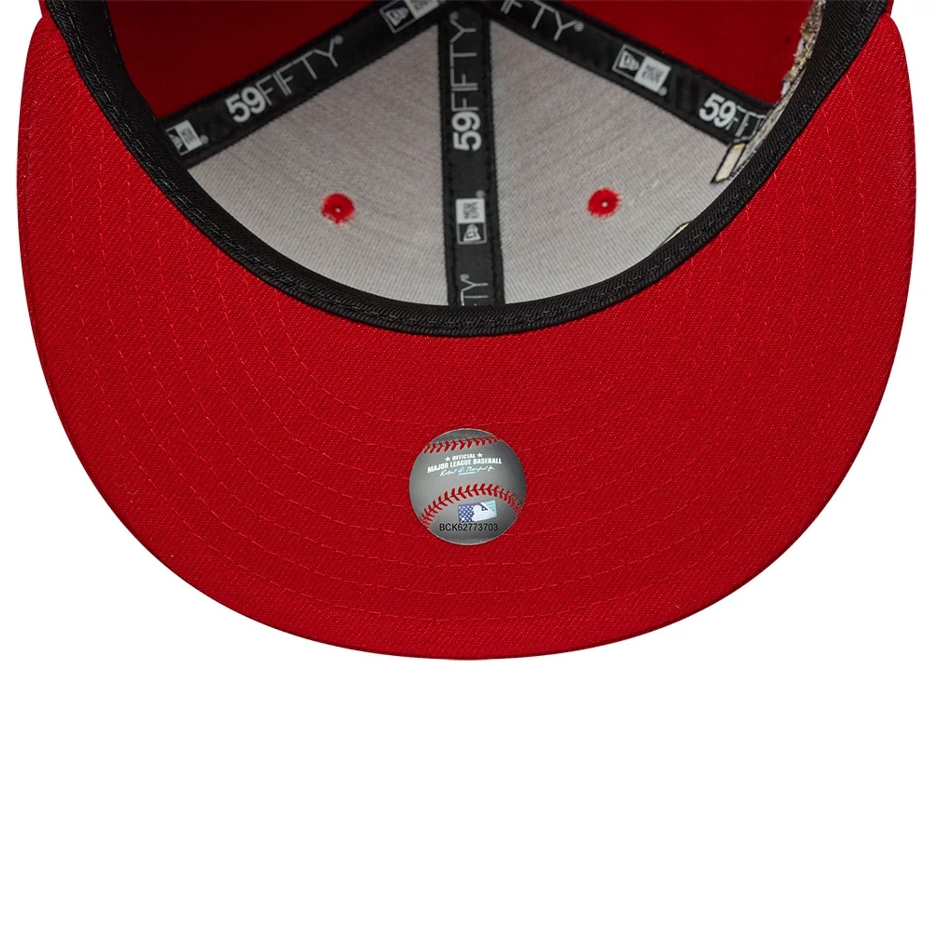 Pictured is this MLB Horseshoe Chicago White Sox 59FIFTY Fitted cap in red. 7