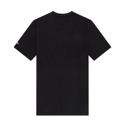 The model is wearing this MLB Drip New York Yankees T-Shirt in black. 2