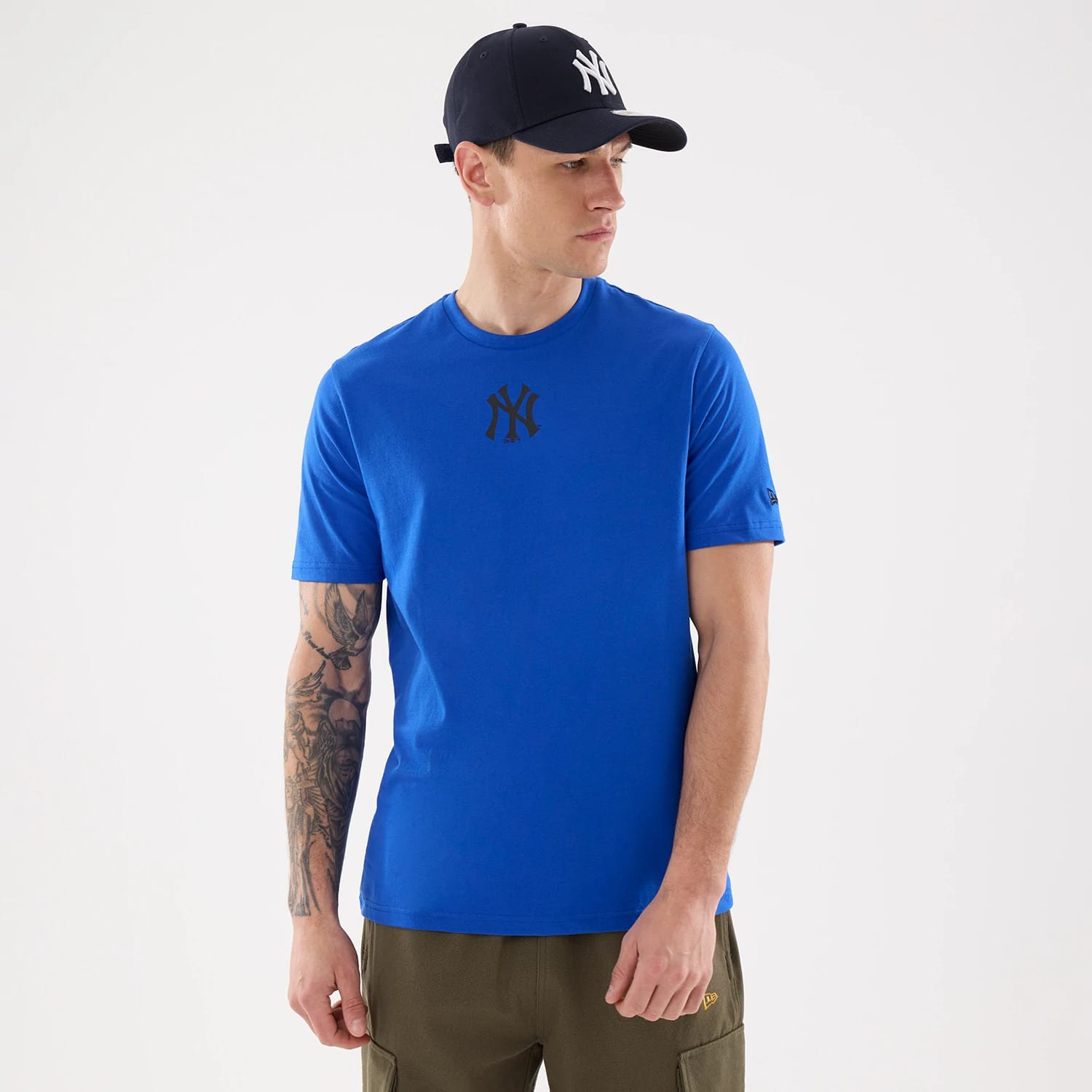 The model is wearing this MLB New York Yankees T-Shirt in blue. 1
