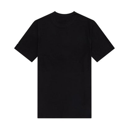 The model is wearing this NBA Script Graphic Chicago Bulls T-Shirt in black. 2