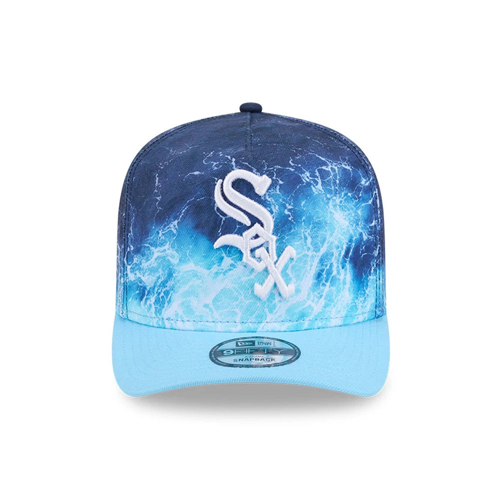 White Sox MLB Deep Water Pastel Blue New Era 9FIFTY A-Frame Snapback Adjustable Cap, front view showing the raised white embroidered Sox logo on the multicoloured water-effect crown with a blue visor and 9FIFTY size sticker.