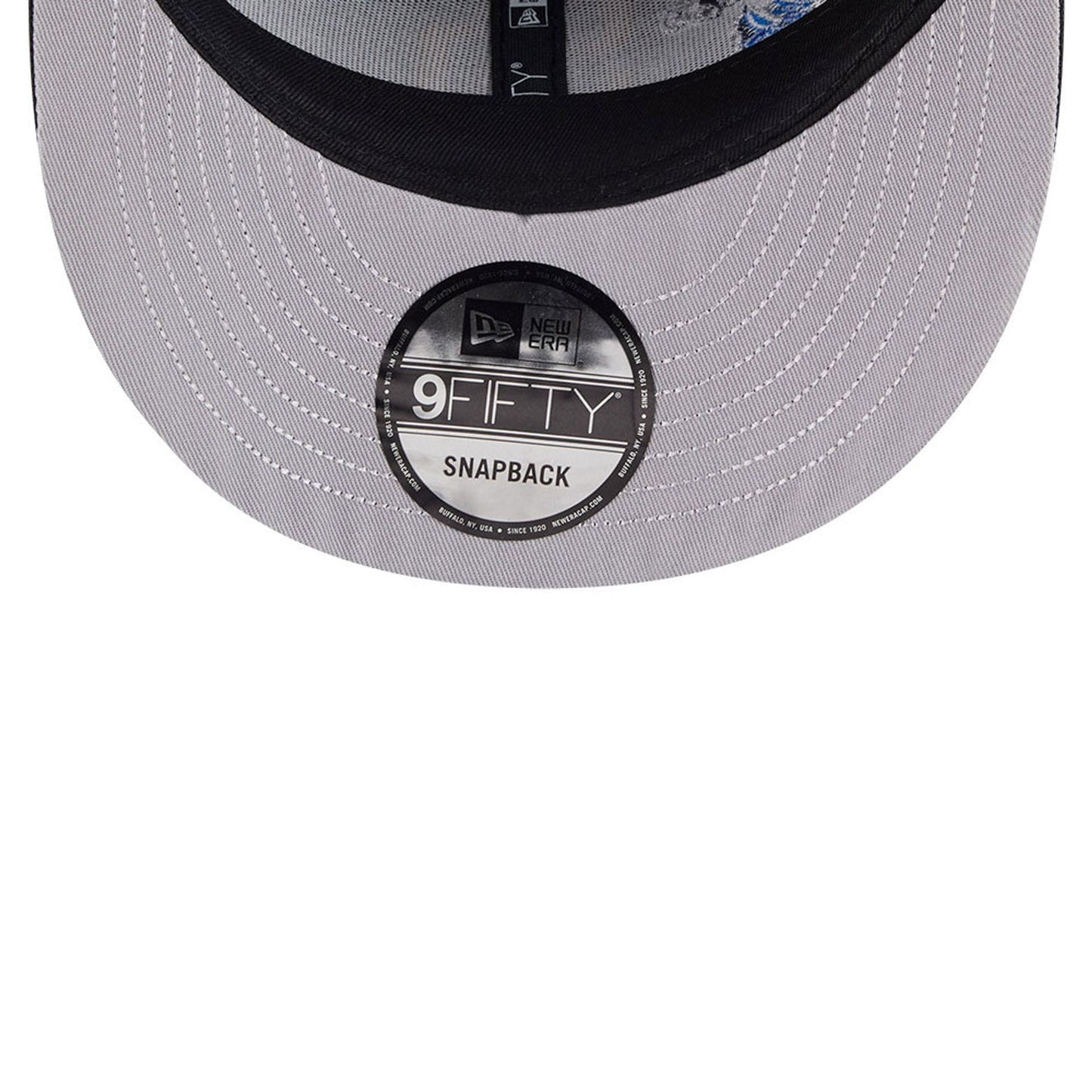 Pictured is this MLB Vissurf San Diego Padres 9FIFTY Snapback cap in black. 2