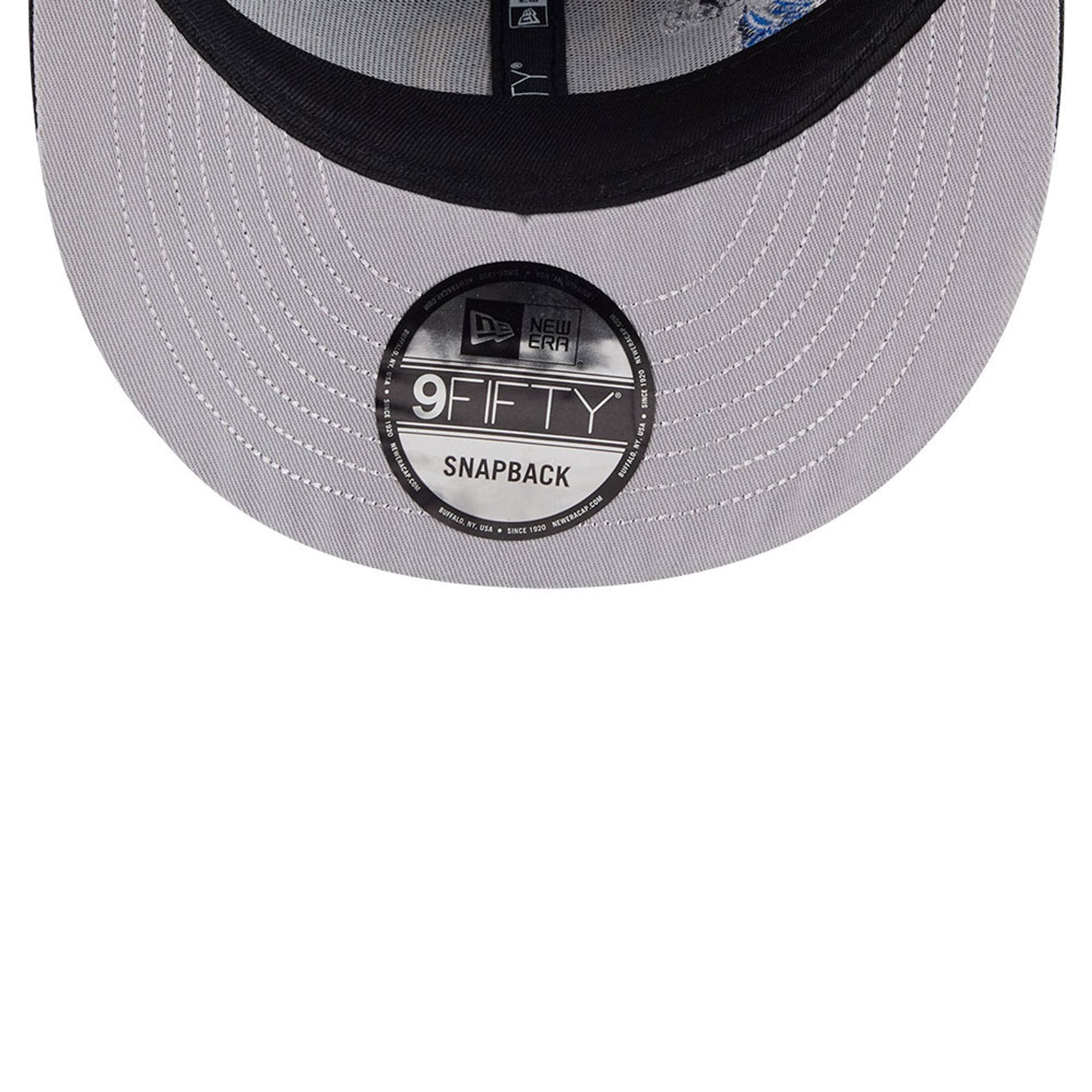 Pictured is this MLB Vissurf San Diego Padres 9FIFTY Snapback cap in black. 2