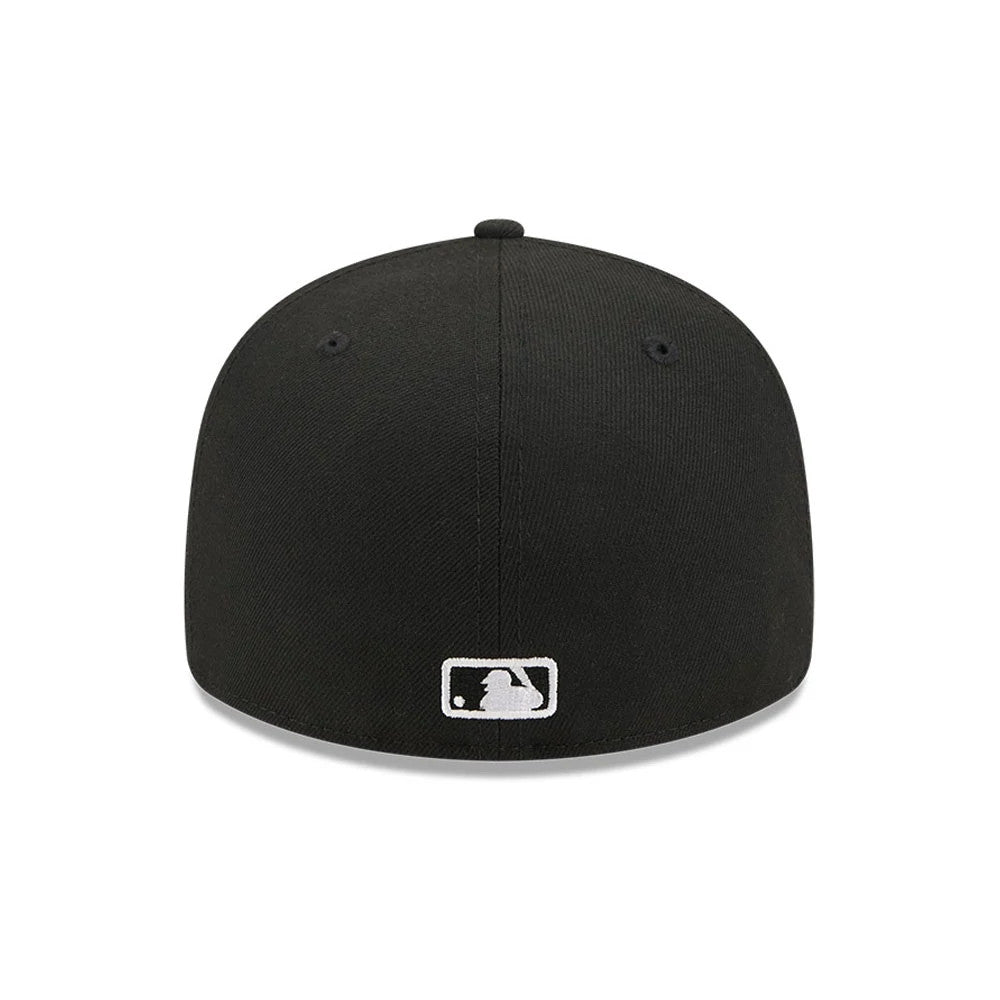 Pictured is this MLB Eagle Chicago White Sox 59FIFTY Fitted cap in black. 7