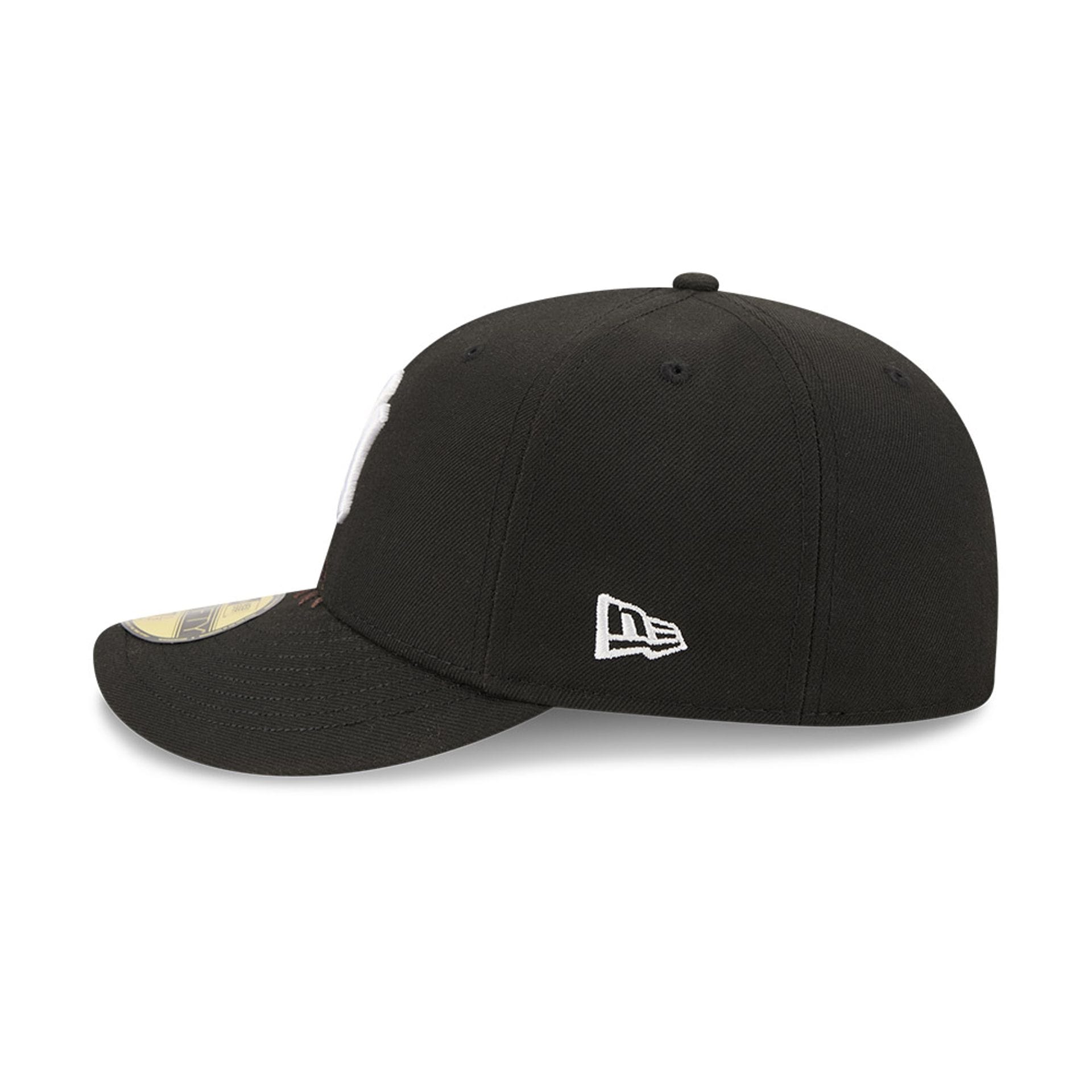 Pictured is this MLB Eagle New York Yankees 59FIFTY Fitted cap in black. 6