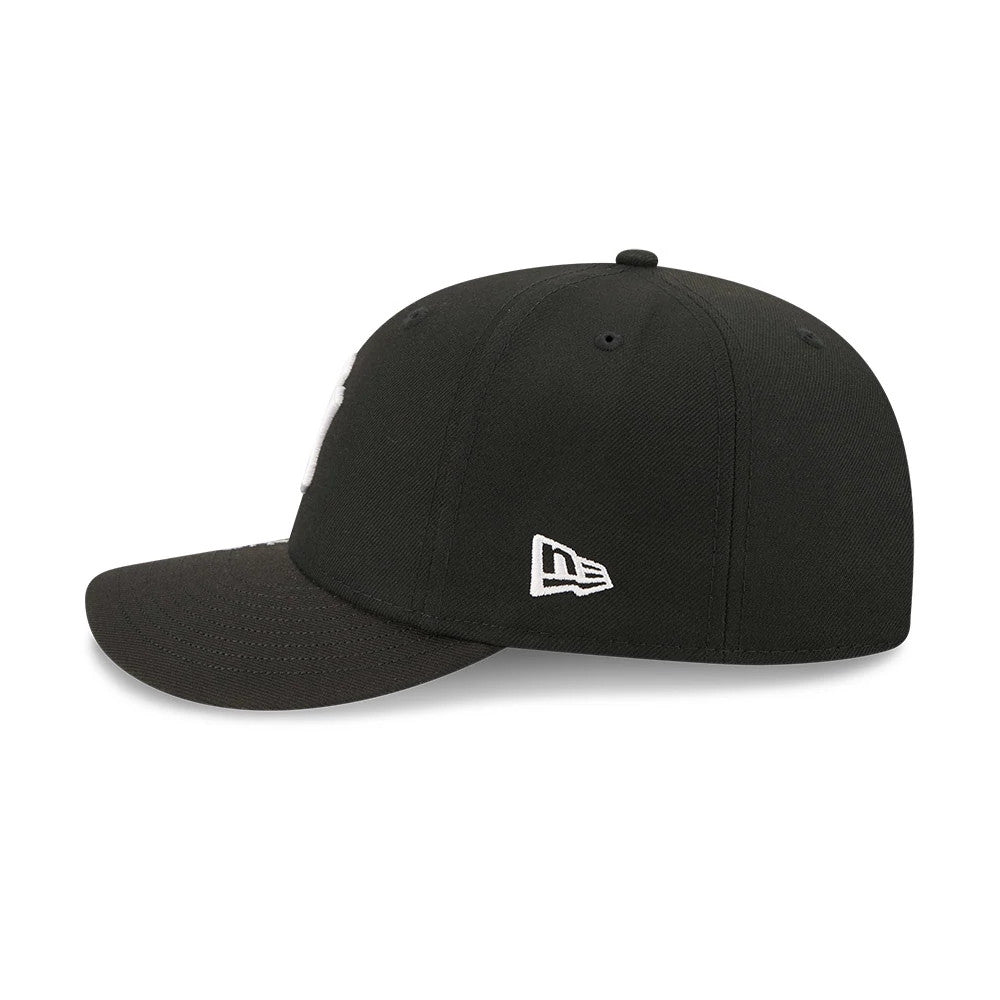 Pictured is this MLB Vissurf New York Yankees 9FIFTY Snapback cap in black. 4