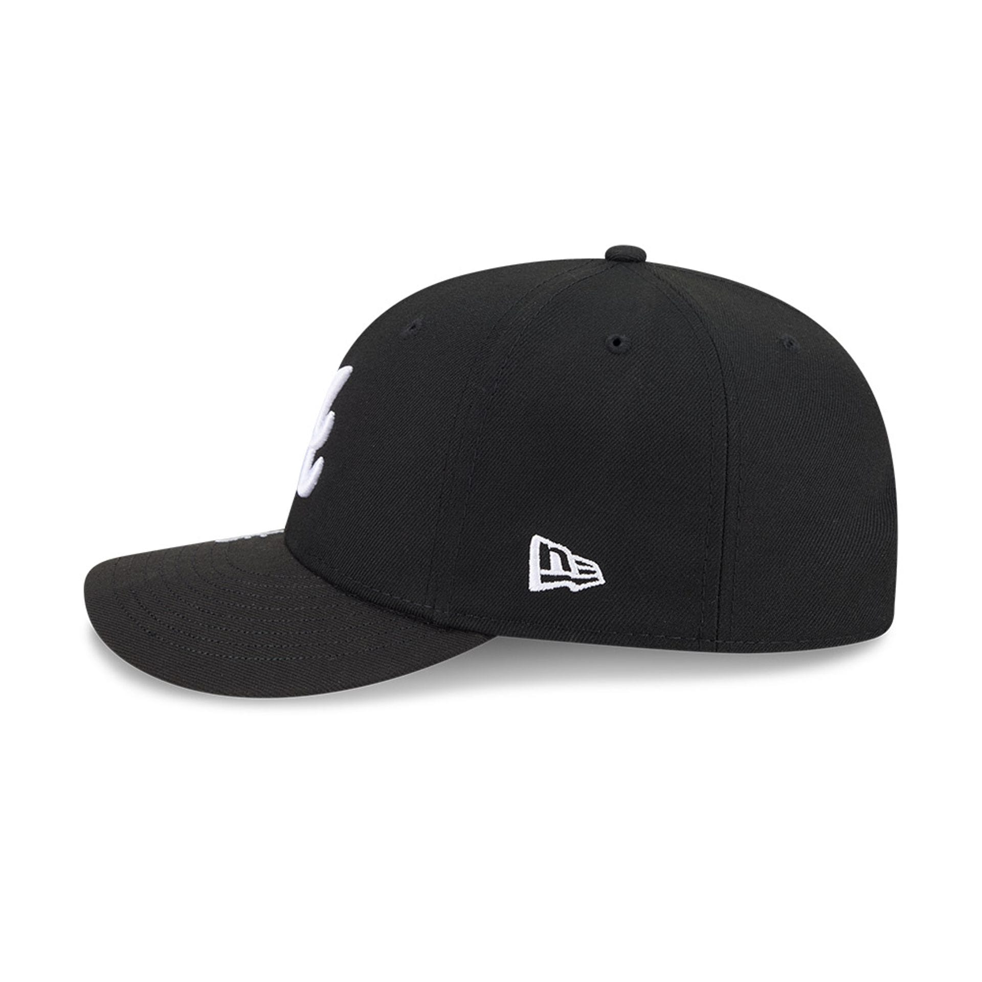 Pictured is this MLB Vissurf Atlanta Braves 9FIFTY Snapback cap in black. 6