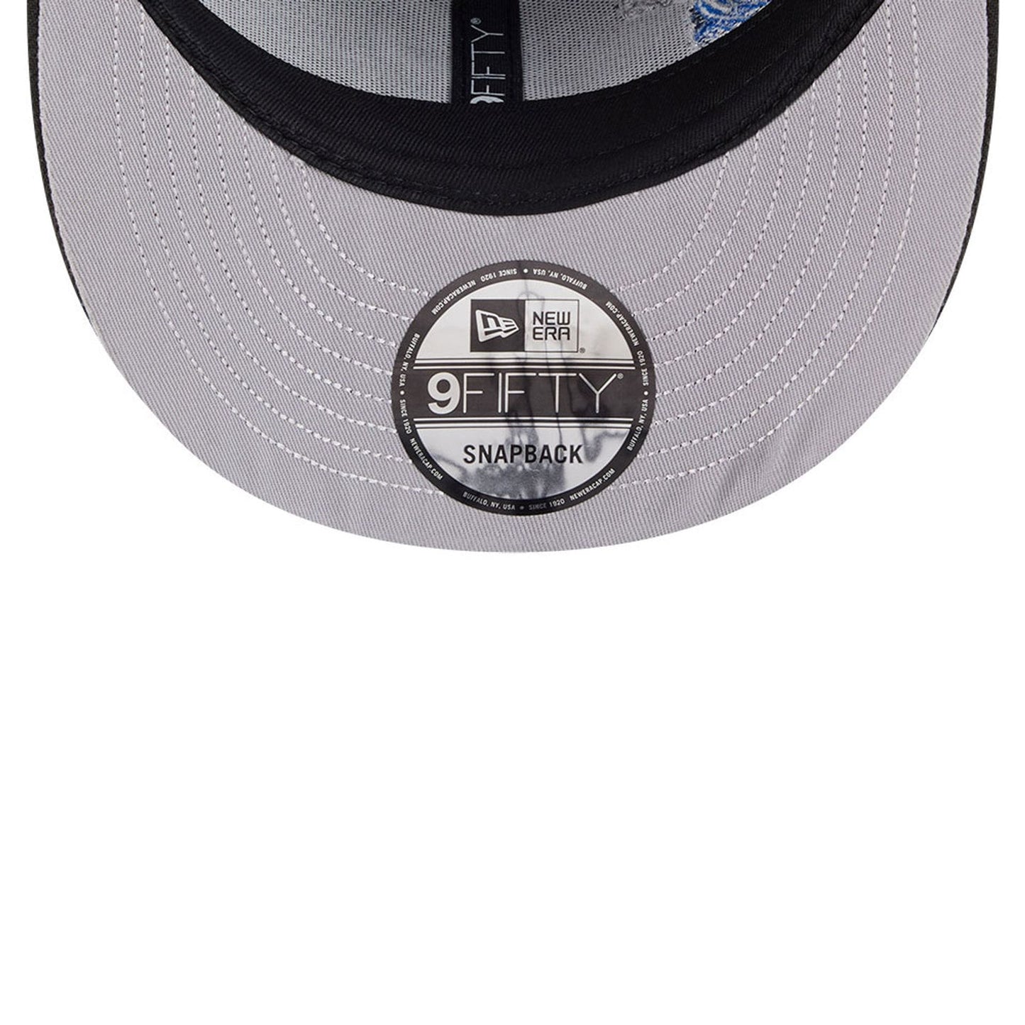 Pictured is this MLB Vissurf Atlanta Braves 9FIFTY Snapback cap in black. 2