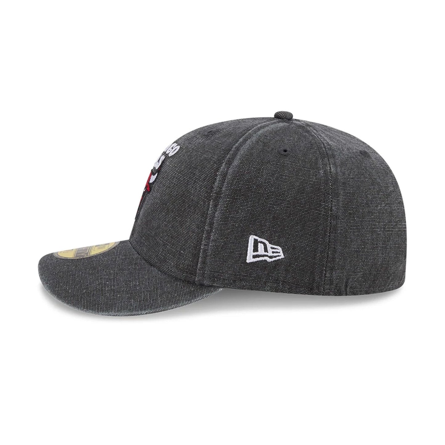 Pictured is this NBA Hardwood Classic Chicago Bulls 59FIFTY Fitted cap in black. 6