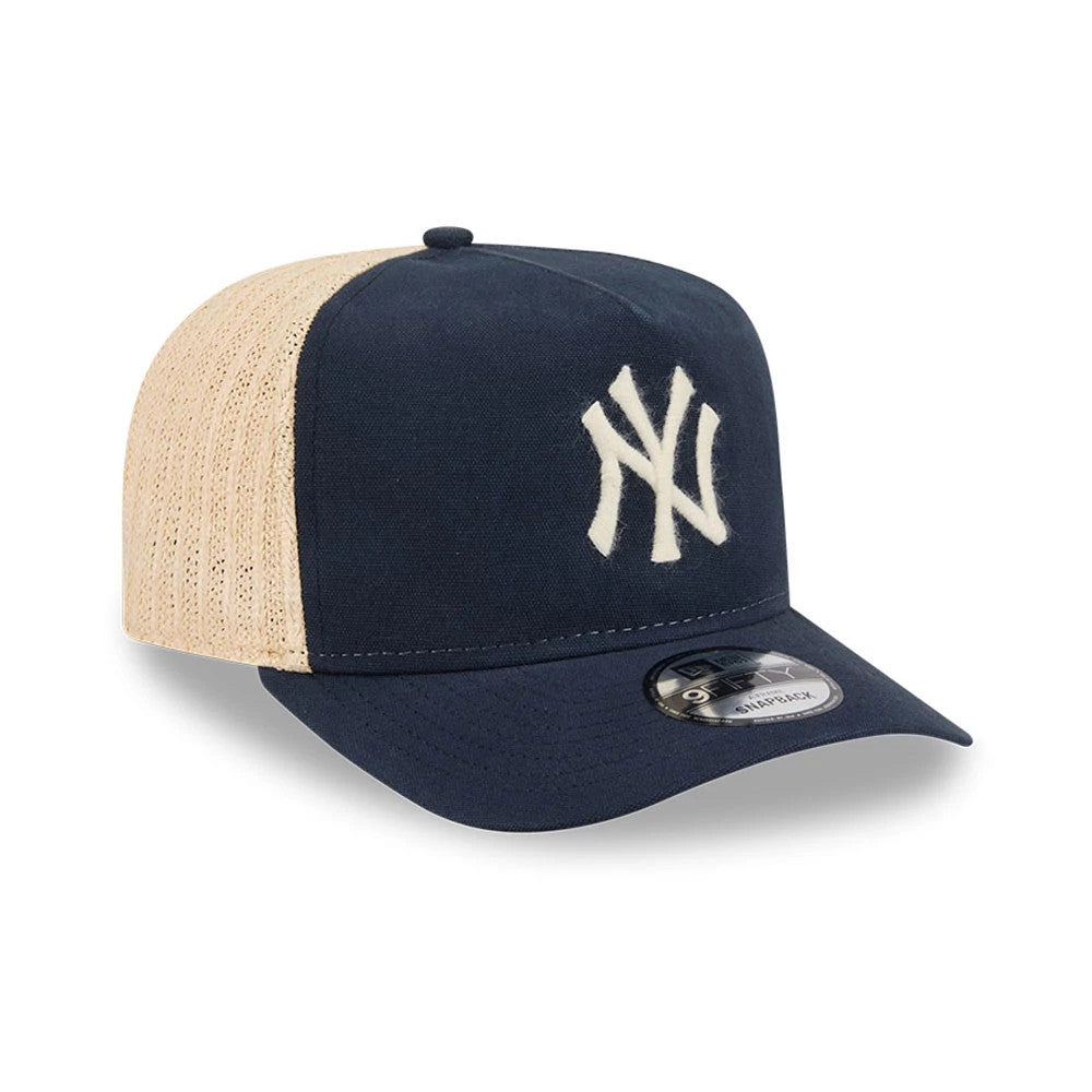 Pictured is this MLB Grained New York Yankees 9FIFTY A-Frame Snapback cap in navy. 4