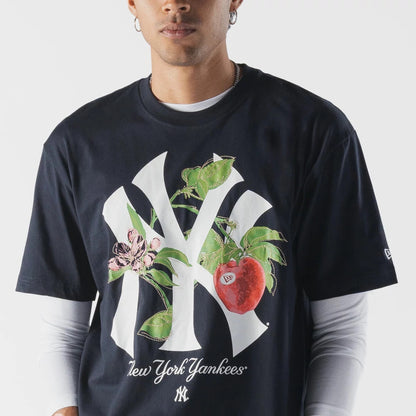 The model is wearing this MLB Life Graphic New York Yankees T-Shirt in navy. 3